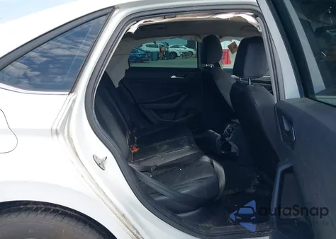 2019 Volkswagen Jetta 1.4T R-Line/1.4T S/1.4T Se z USA, uszkodzony, nr VIN 3VWCB7BU5KM136069